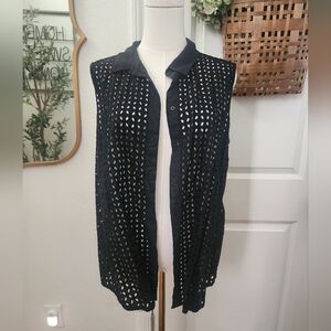 Black Sleeveless Button-Up Top